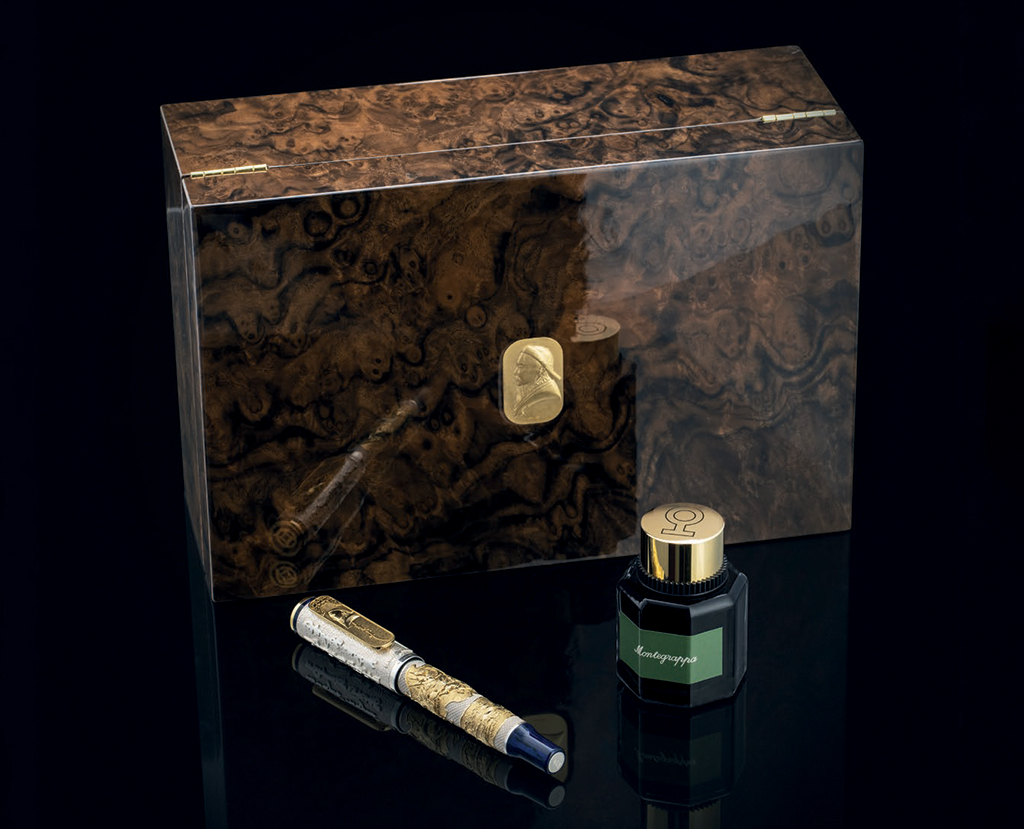 Упаковка Montegrappa Chingis Khaan. В комплект входит баночка синих чернил